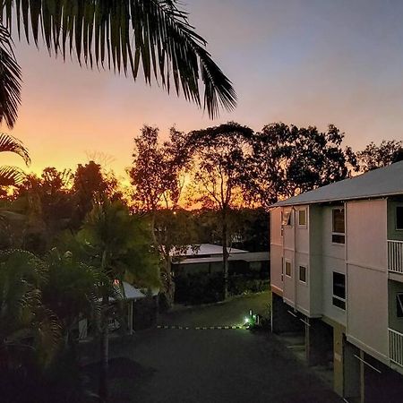 Luxury Top Floor Sunset Villa Noosaville Buitenkant foto