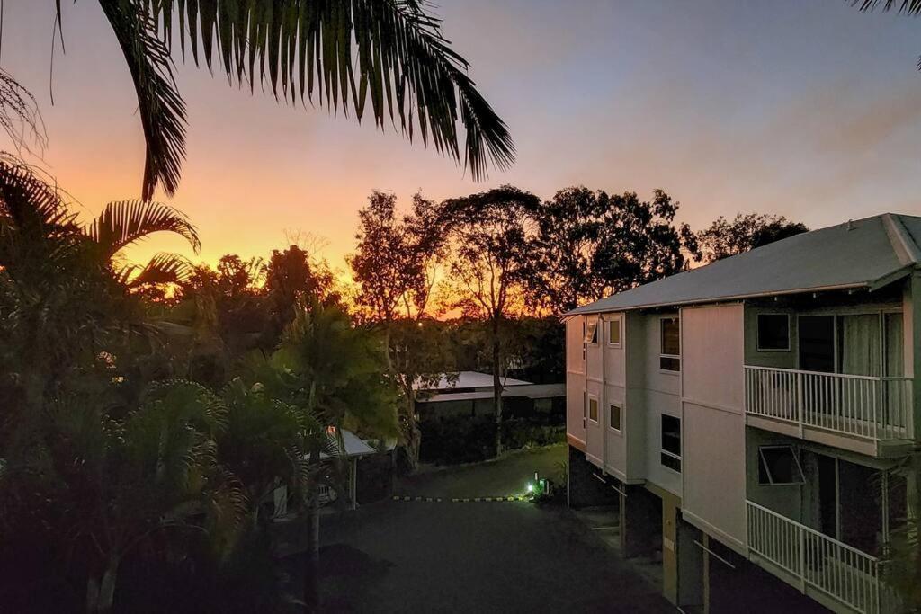 Luxury Top Floor Sunset Villa Noosaville Buitenkant foto